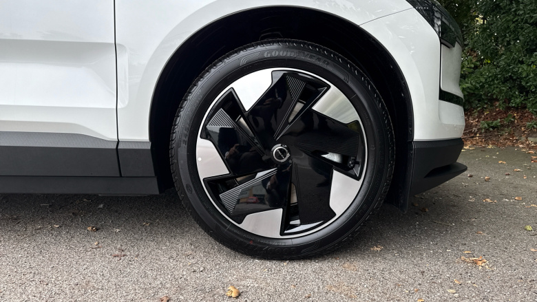 Volvo EX30 315kW Twin Motor Performance Plus 69kWh 5dr Auto Electric Estate